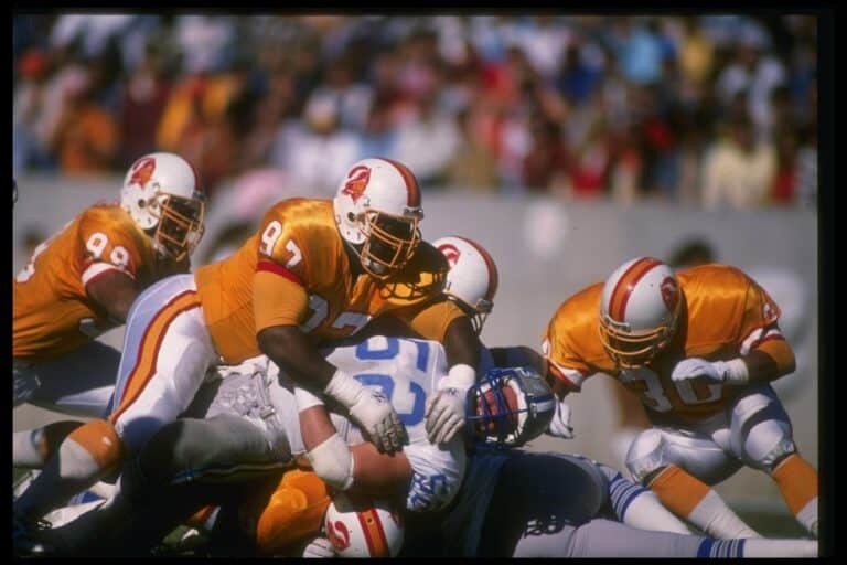 3 Best NFL Throwback Helmets Fans Will See In 2022