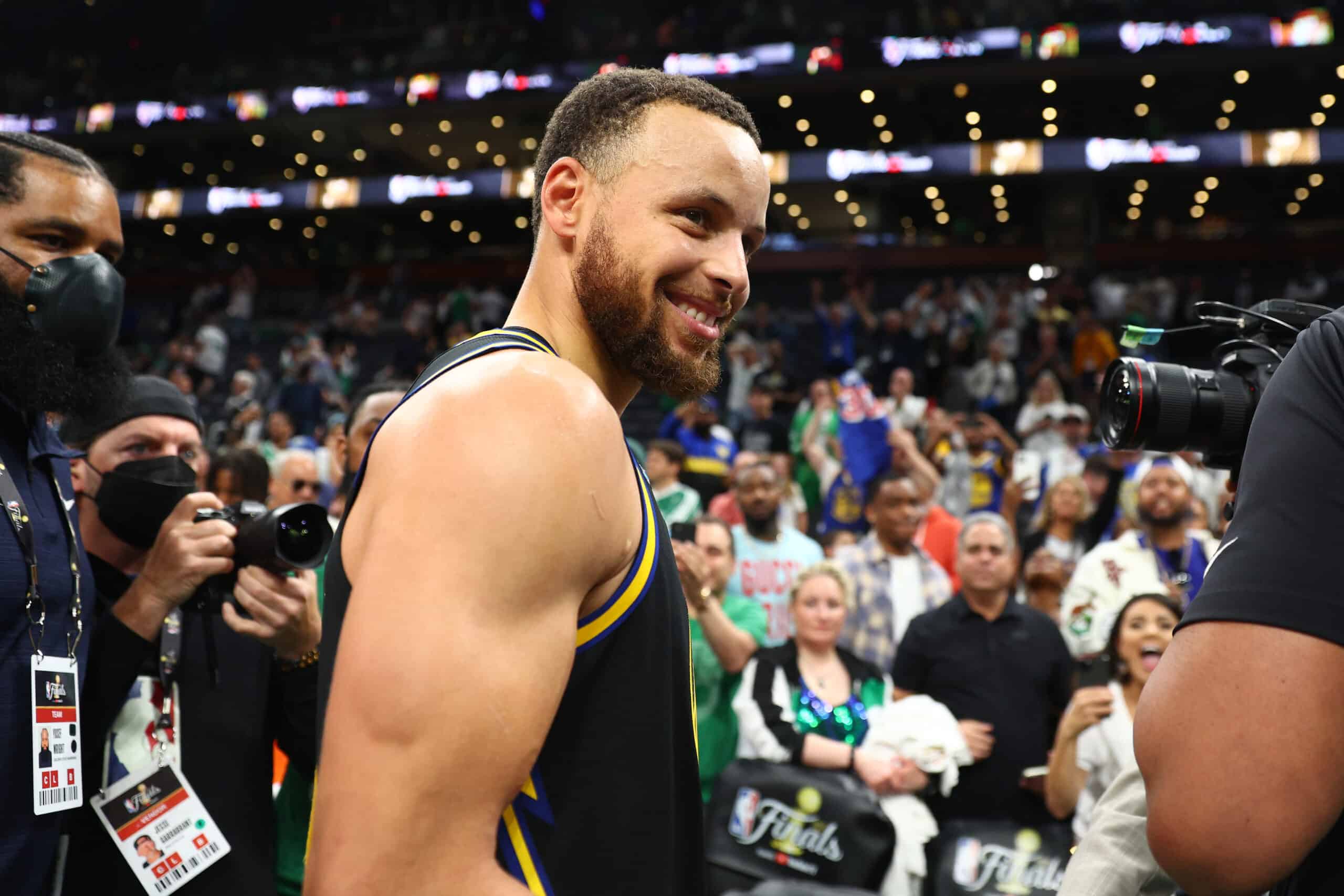 Stephen Curry Admits ‘Embarrassing Thing’ He Can’t Do With A Basketball