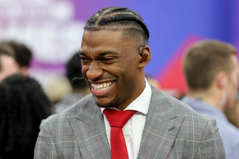 Robert Griffin III’s Photo In Paris Is Going Viral