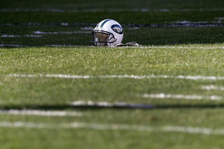 Fans React To Latest Jets QB Signing