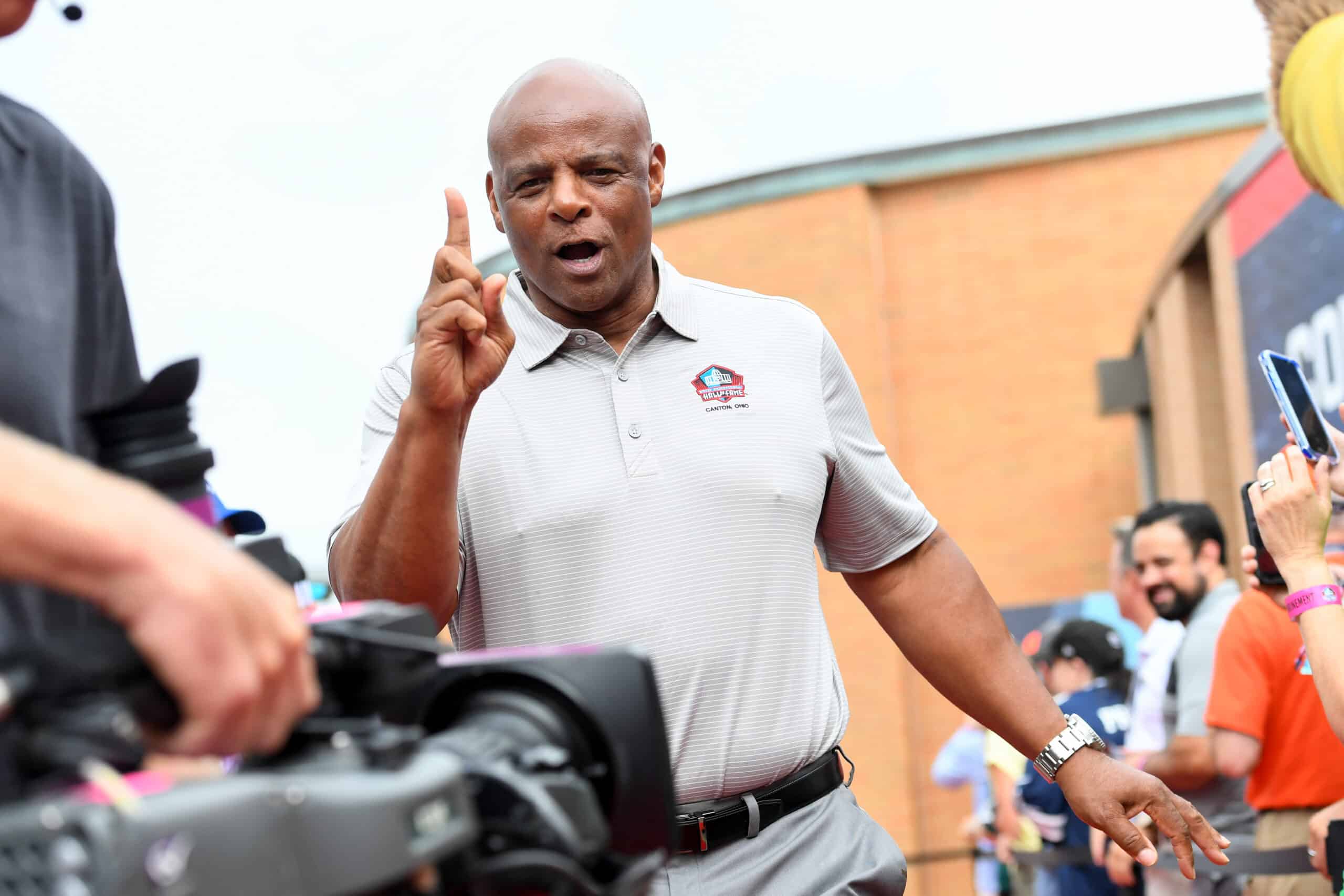 Warren Moon Names Top QB Prospect In This Year’s Draft