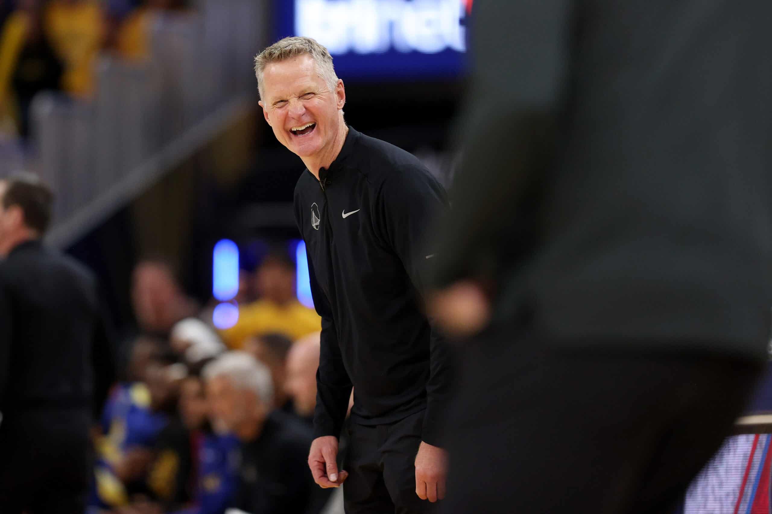Video Shows Hilarious Exchange Between Mike Brown, Steve Kerr