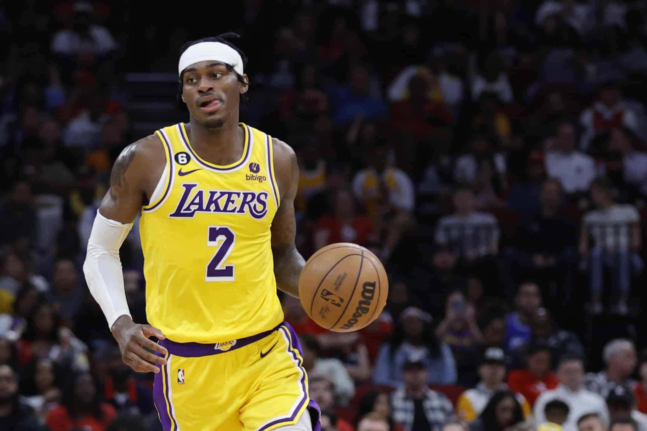 Jarred Vanderbilt Shares Pictures Signing His New Lakers Contract