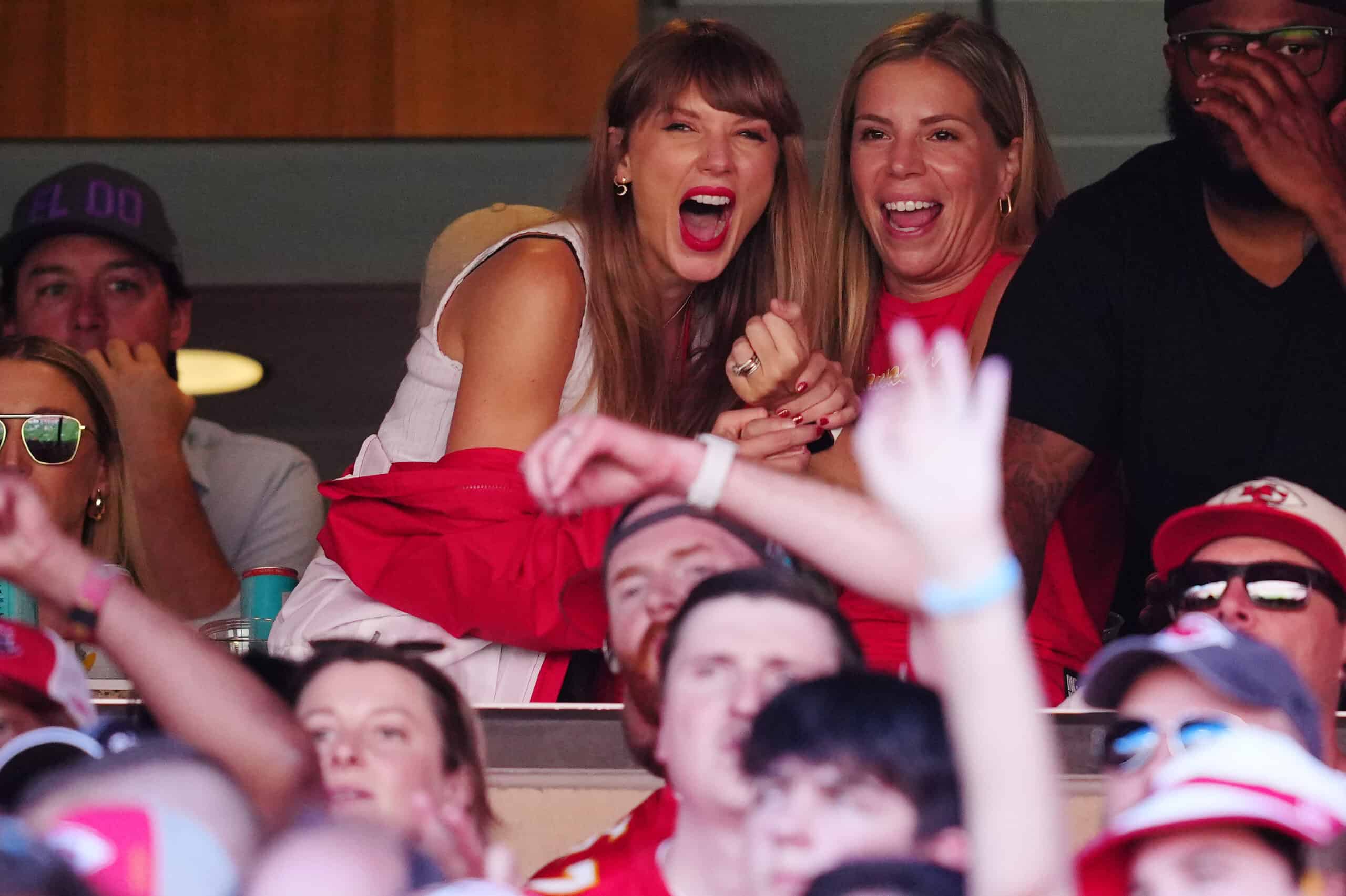 Video Of Travis Kelce, Taylor Swift Leaving Stadium Is Going Viral