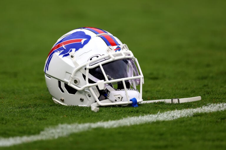 Bills Are Re-Signing Veteran Guard