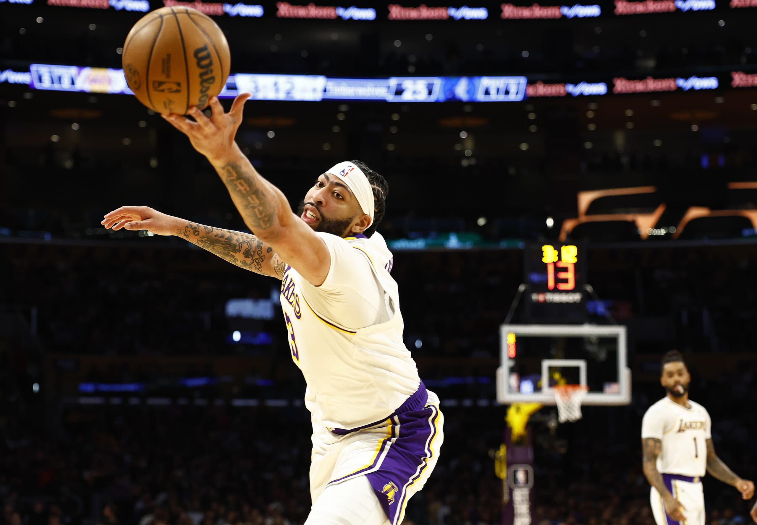 Austin Reaves Uses 3 Words To Describe Anthony Davis’ Performance