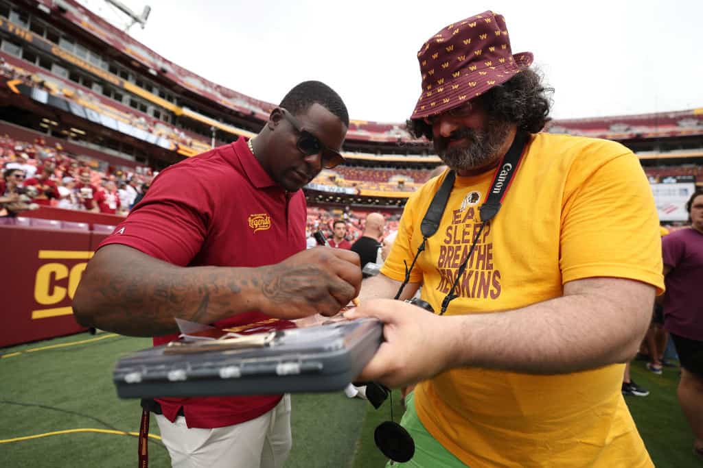Son Of NFL Legend Clinton Portis Receives College Offer