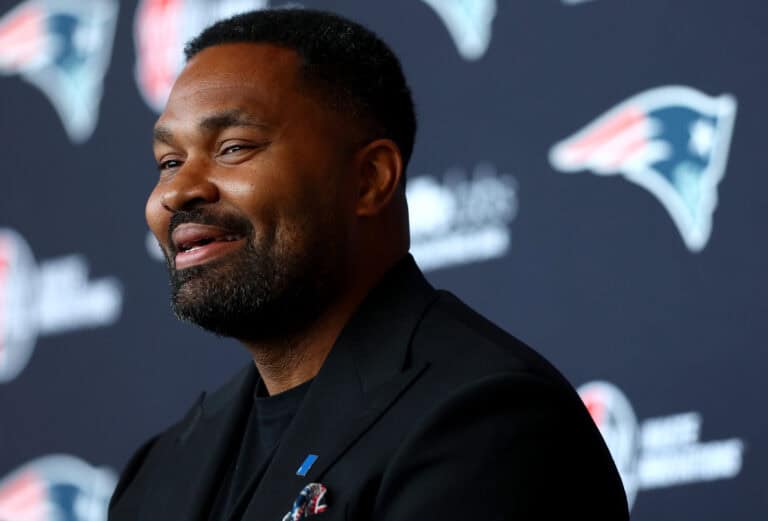 Jerod Mayo Reportedly ‘Raved’ About 1 QB Prospect