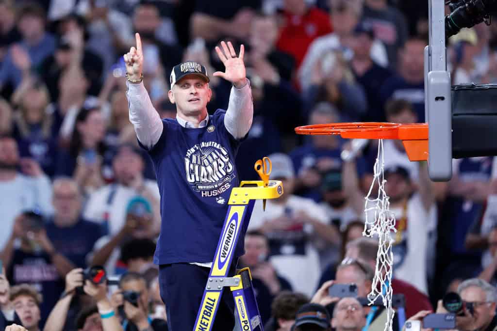 Insider Reveals What Dan Hurley Is Telling His Players At UConn