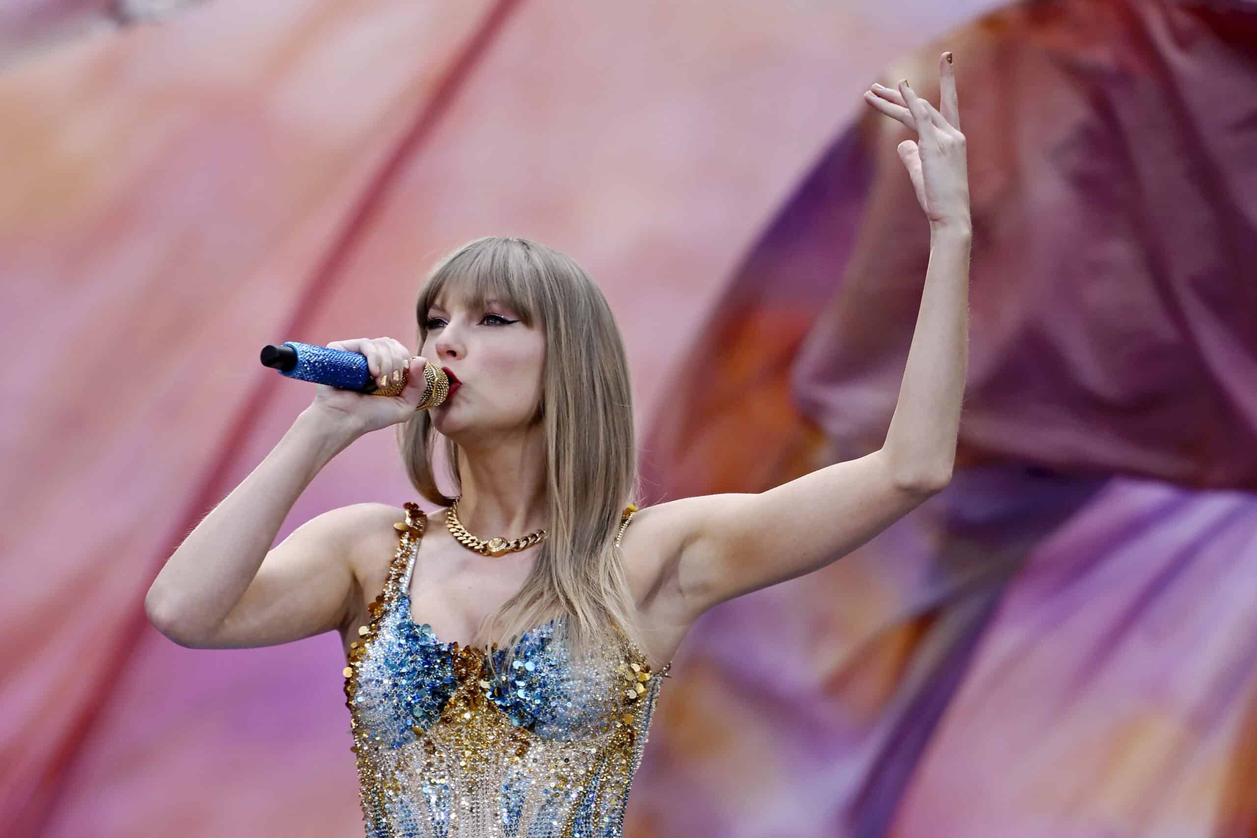 Taylor Swift Fans Were Stunned With Travis Kelce Move Sunday