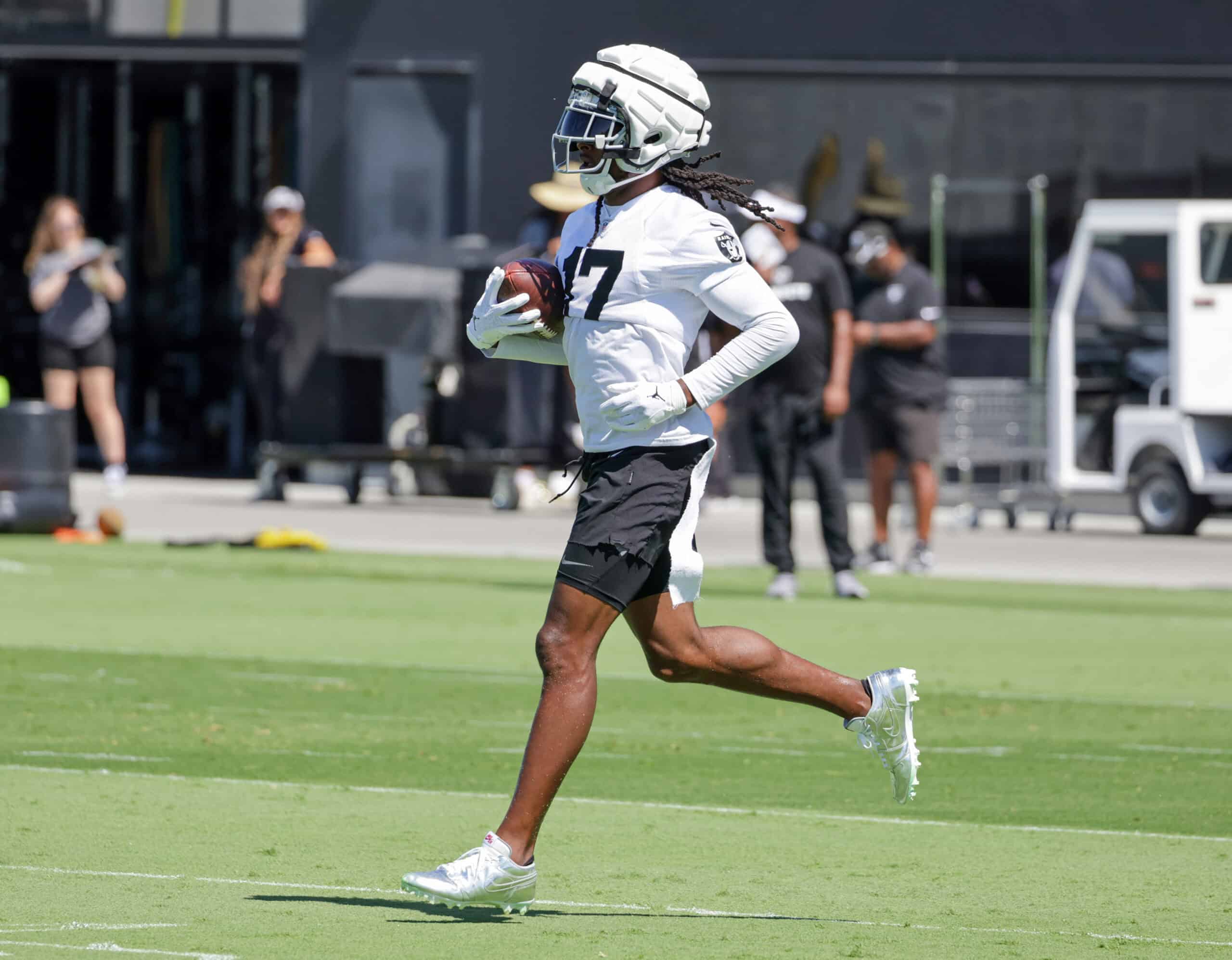 Davante Adams Opens Up About Raiders’ QB Situation