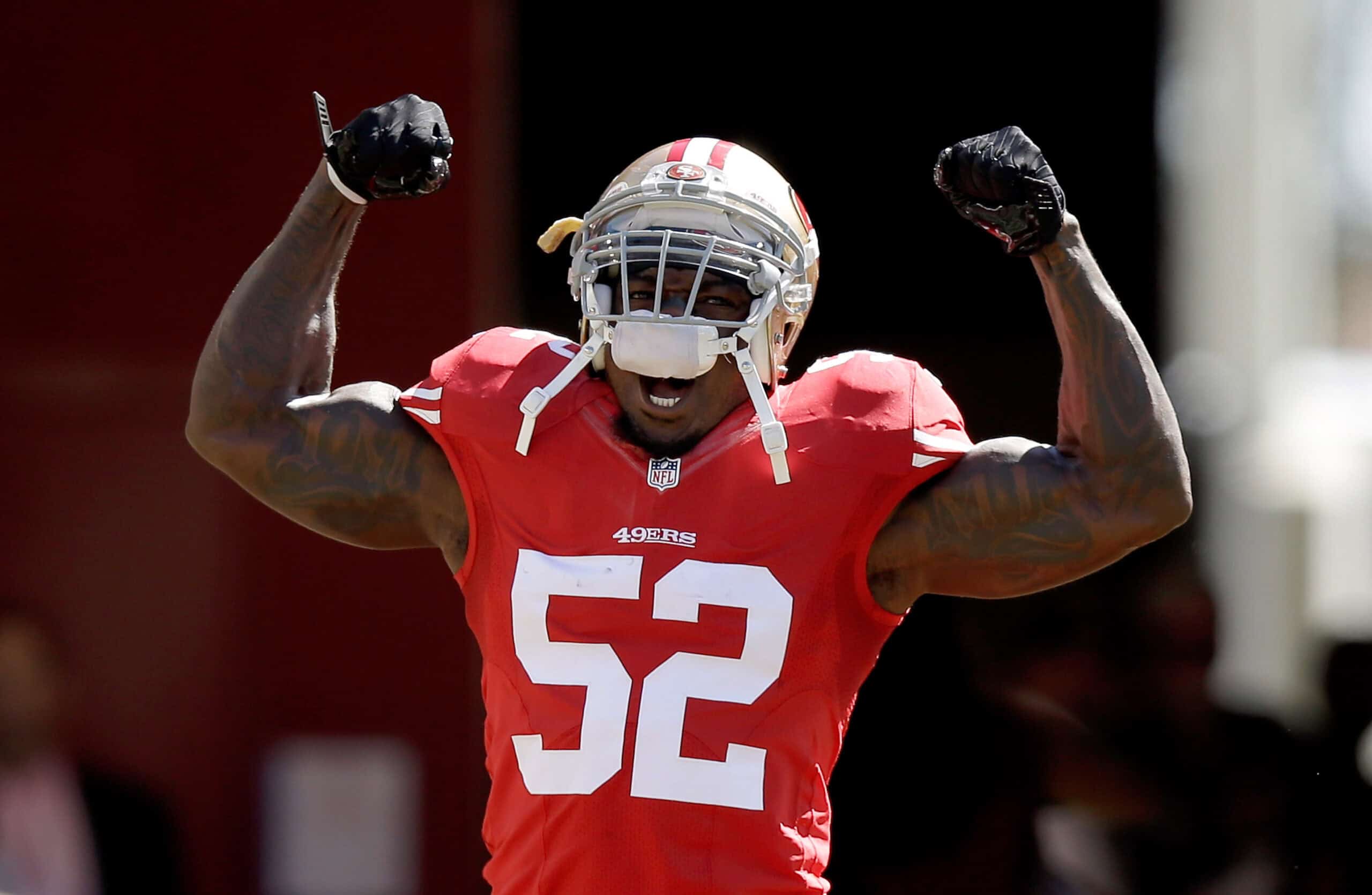 Video Shows Patrick Willis Seeing His Gold Jacket For First Time