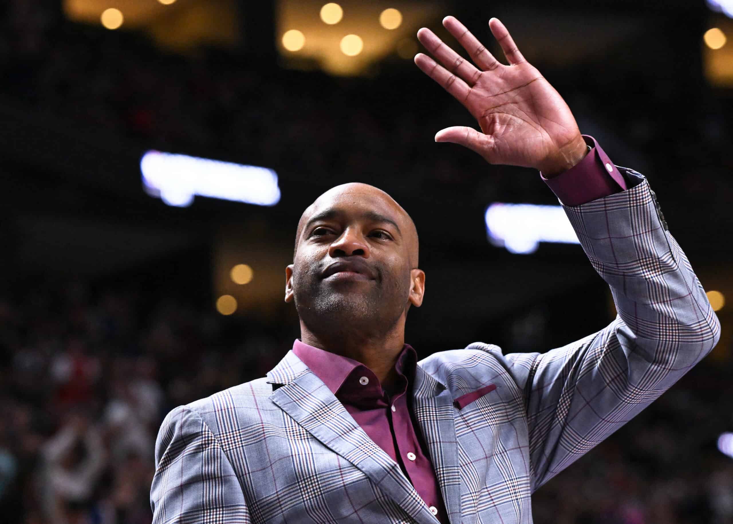 Raptors Unveil Vince Carter Mural Ahead Of Jersey Retirement