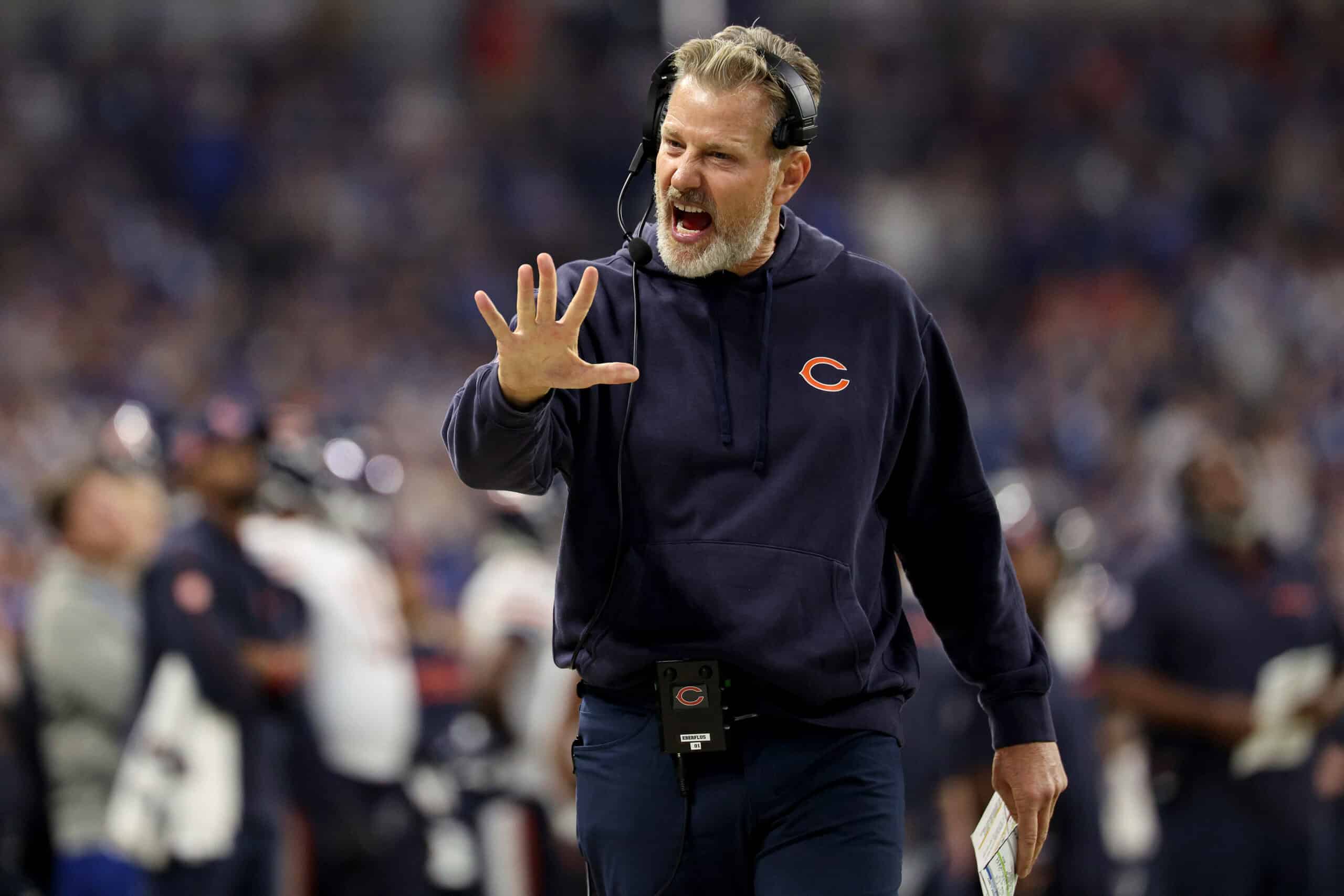 Report: Matt Eberflus, Bears Veteran Had Verbal Exchange After Thursday’s Loss