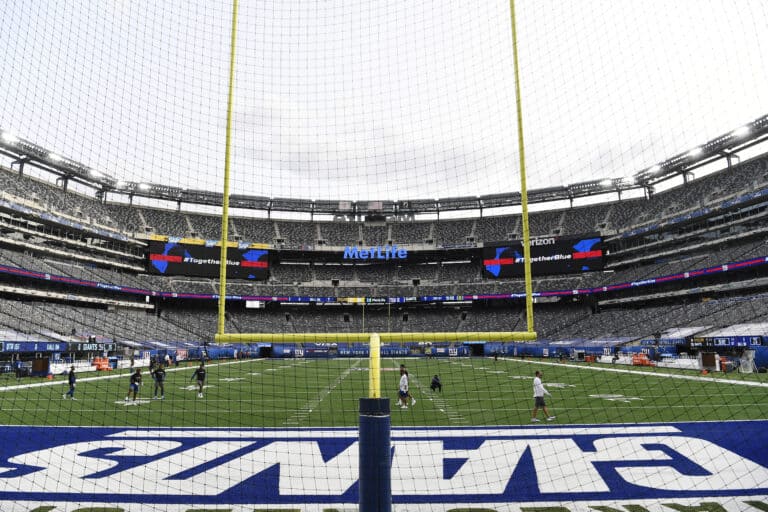 Former Player Proposes Interesting Coaching Option For Giants