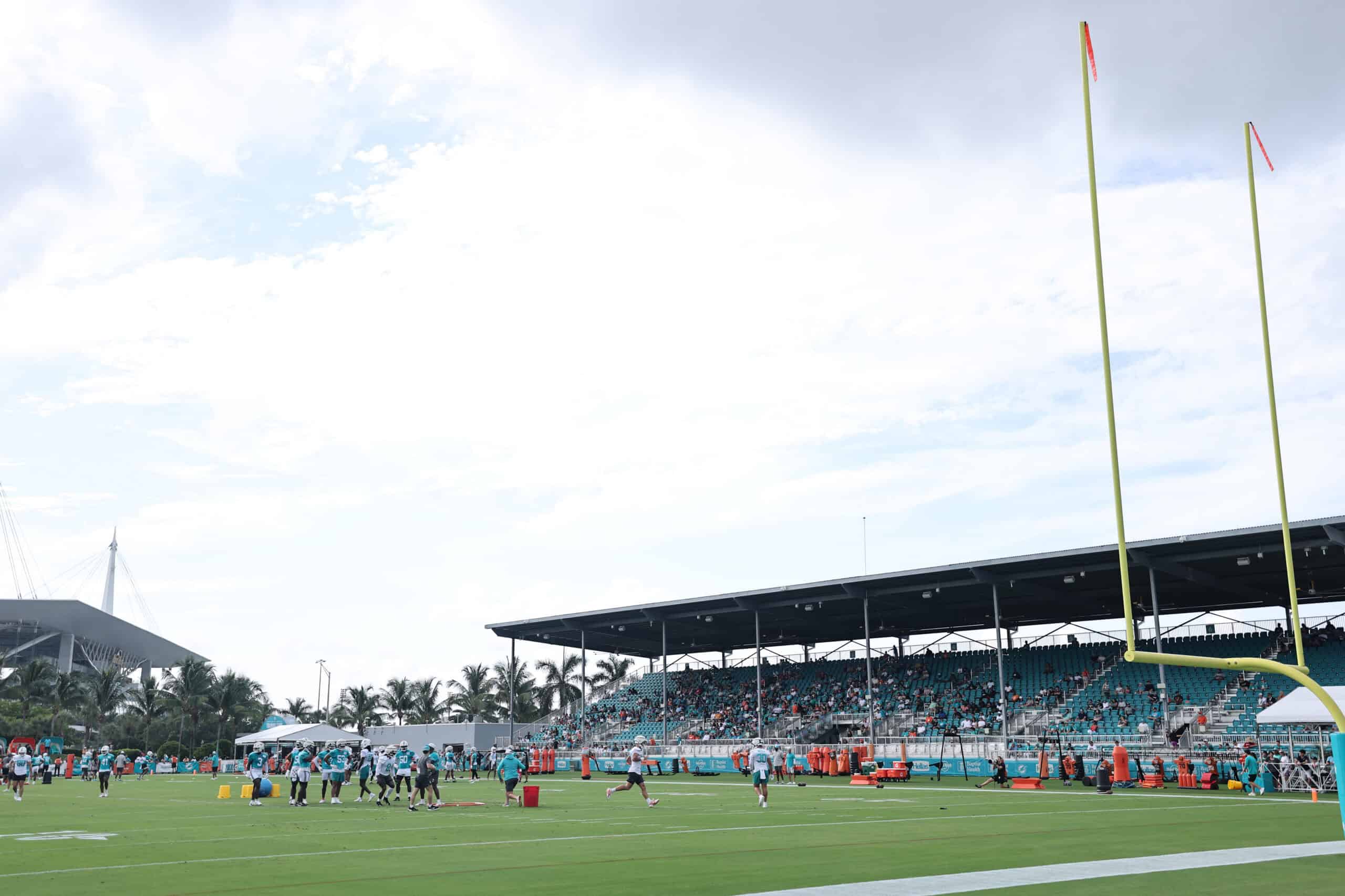4-Time Pro Bowl Defender Is Visiting Dolphins