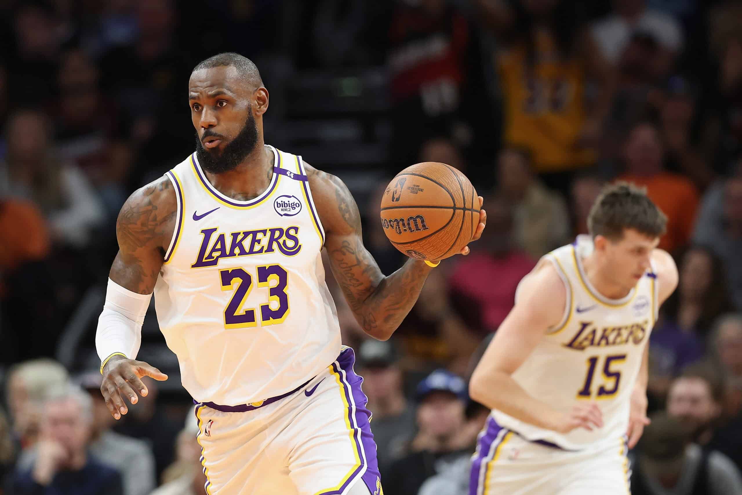 Los Angeles Lakers v Phoenix Suns - Emirates NBA Cup