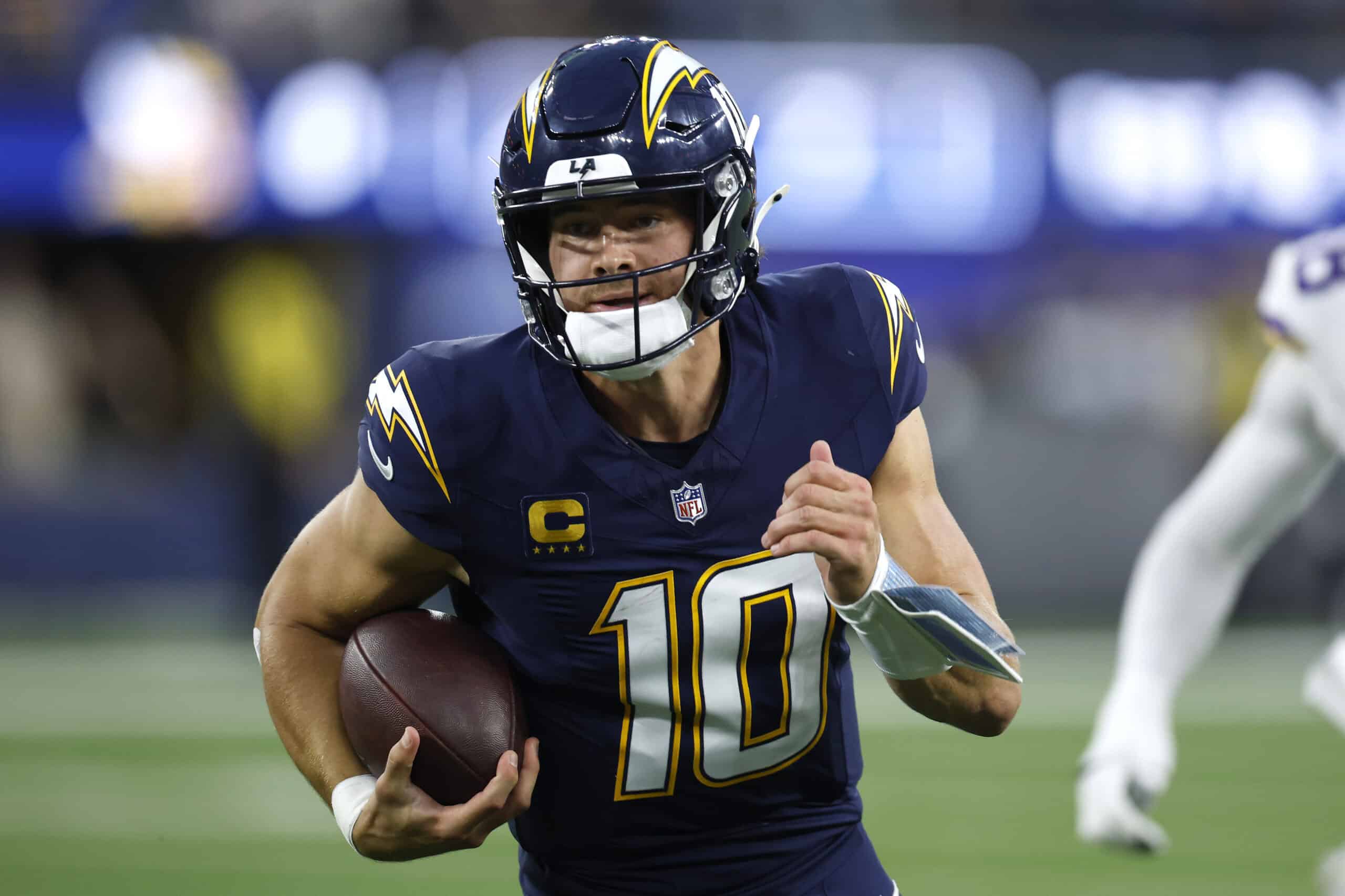 Justin Herbert Raves About Standout Chargers Rookie