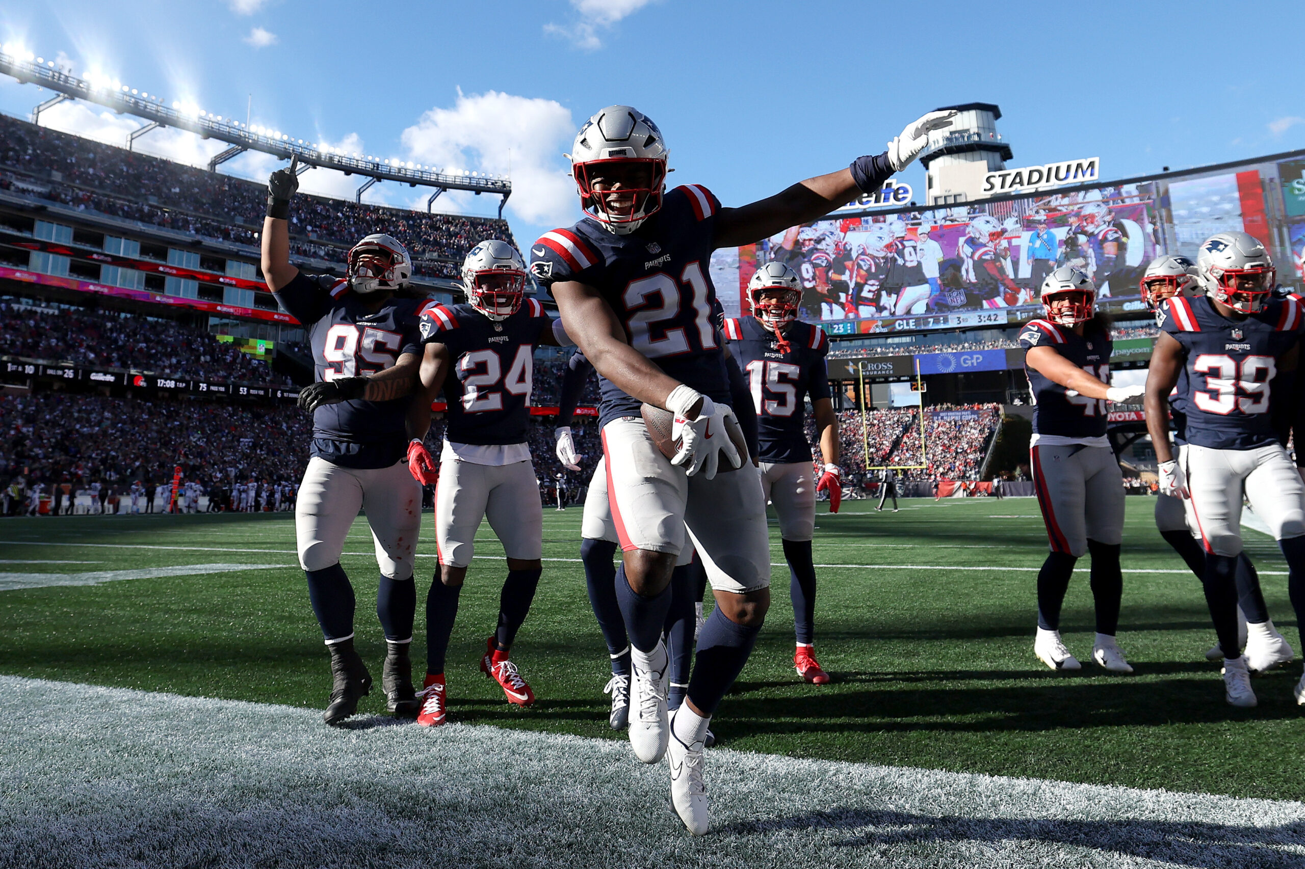 Standout Patriots Rookie Is Dealing With A Serious Injury