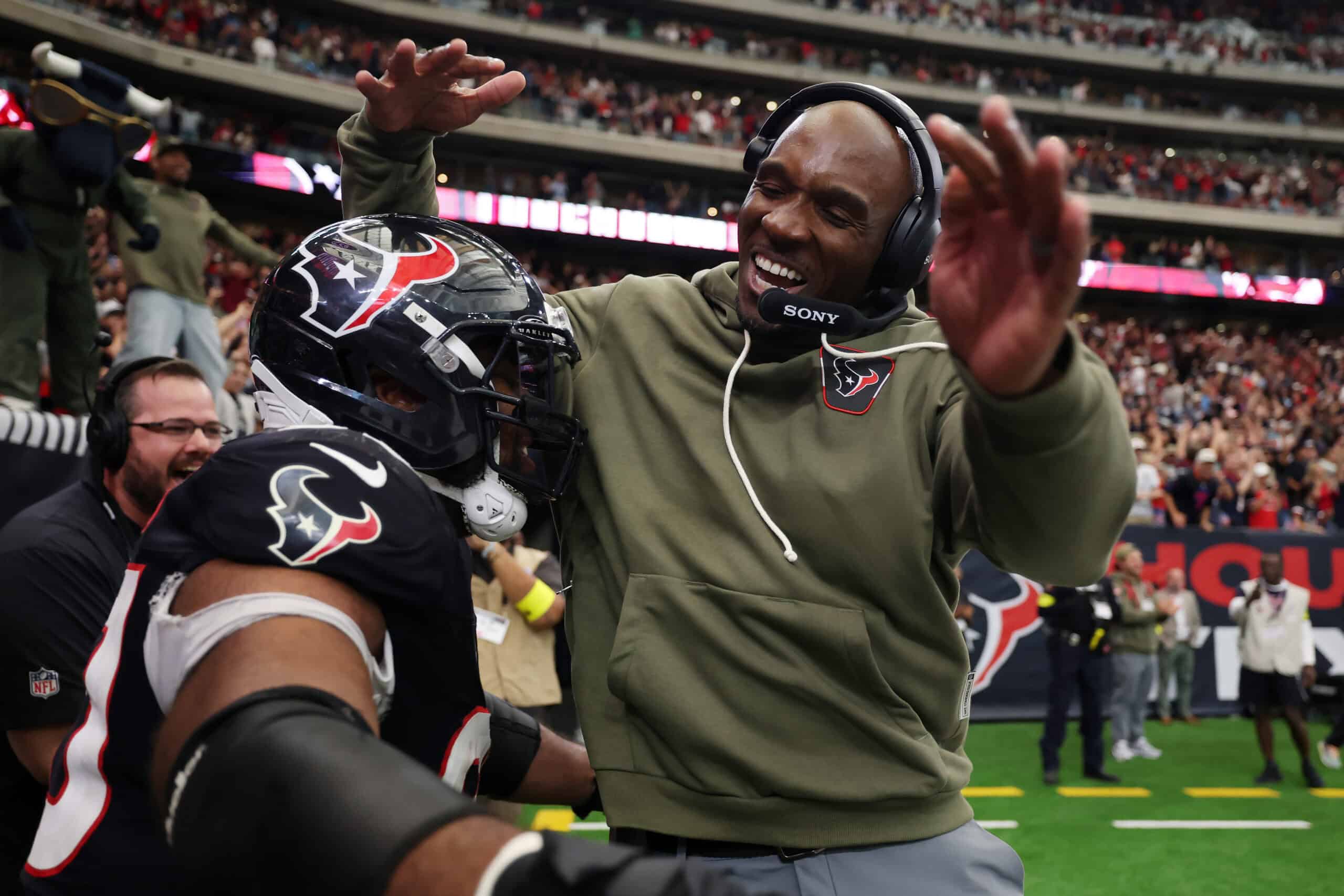 DeMeco Ryans Has High Praise For Texans Rookies