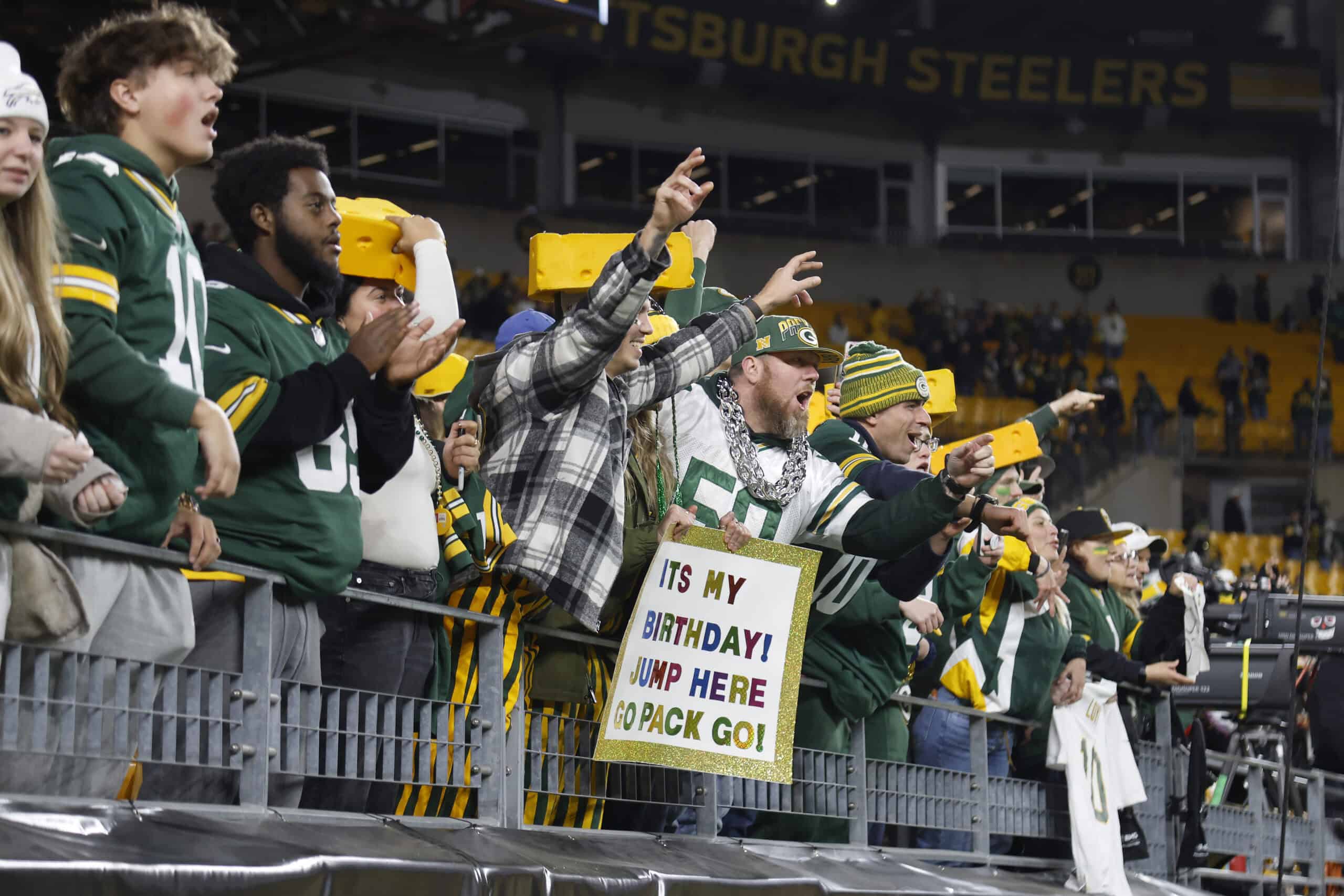 Packers Urged To Address 2 Key Positions In Offseason